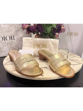 AUTHENTIC NWT CHRISTIAN DIOR DWAY Heeled GOLD Tone Size 39.5